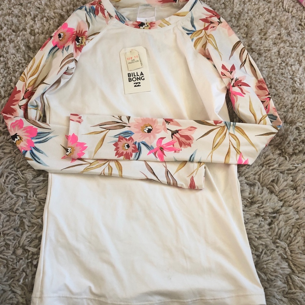NWT Billabong Women’s small Floral Rashguard